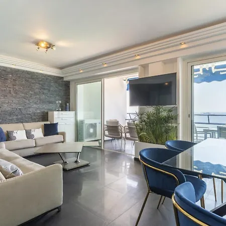 Апартаменты Spacious With Sea View In