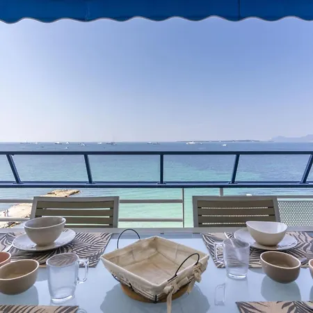 Апартаменты Spacious With Sea View In