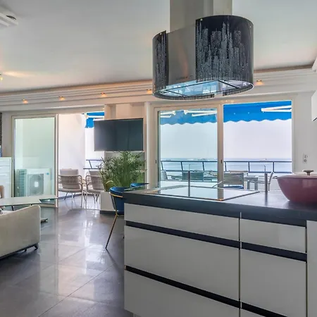 Апартаменты Spacious With Sea View In *