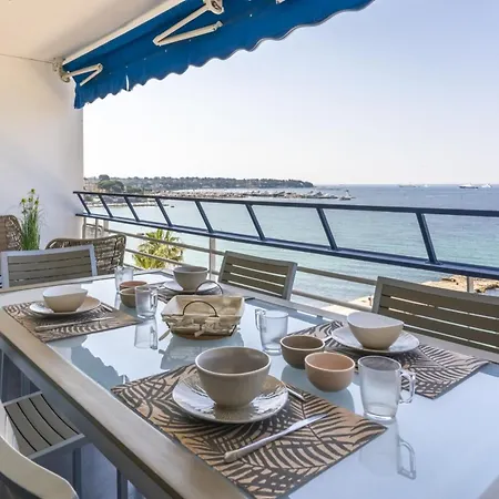 Апартаменты Spacious With Sea View In Антиб